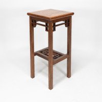 E. W. Godwin Probably Made by William Watt. An Anglo-Japanese Oak & Lattice Statue Stand with Wide Inlaid Top - Thumbnail 3