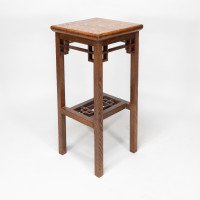E. W. Godwin Probably Made by William Watt. An Anglo-Japanese Oak & Lattice Statue Stand with Wide Inlaid Top - Thumbnail 4