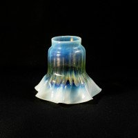 Arts & Crafts, c.1900 Ribbed Vaseline Glass Shade with Ruffled Rim - Thumbnail 4
