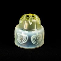 Arts & Crafts, c.1900 Set of Three Peacock Feather Vaseline Glass Shades - Thumbnail 38