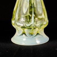 A Vaseline Shade with a Gracefully Rounded Shape & Intricate Peacock Feather Decoration - Thumbnail 7