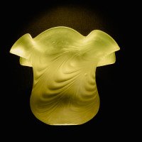 Arts & Crafts, c.1900 Swirled Vaseline Glass Shade with Ruffled Rim - Thumbnail 19