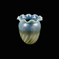 A Rare Pair of Vaseline Shades with Acid Etched Fleur-de-Lys - Thumbnail 9