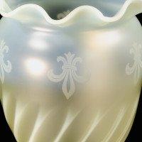 Rare Pair of Vaseline Shades with Acid Etched Fleur-de-Lys - Thumbnail 10