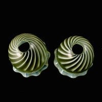 A Rare Pair of Vaseline Shades with Acid Etched Fleur-de-Lys - Thumbnail 3
