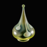 A Rare Tear Drop Vaseline Glass Shade with an Alternating Teardrop Motif Design - Thumbnail 2