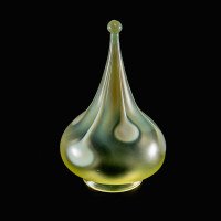 A Rare Tear Drop Vaseline Glass Shade with an Alternating Teardrop Motif Design - Thumbnail 3