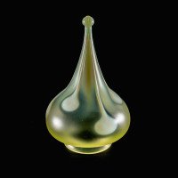 A Rare Tear Drop Vaseline Glass Shade with an Alternating Teardrop Motif Design - Thumbnail 4
