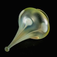A Rare Tear Drop Vaseline Glass Shade with an Alternating Teardrop Motif Design - Thumbnail 9