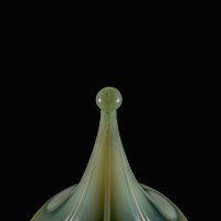 A Rare Tear Drop Vaseline Glass Shade with an Alternating Teardrop Motif Design - Thumbnail 10
