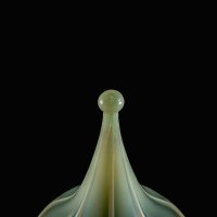A Rare Tear Drop Vaseline Glass Shade with an Alternating Teardrop Motif Design - Thumbnail 11