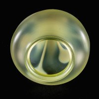 A Rare Tear Drop Vaseline Glass Shade with an Alternating Teardrop Motif Design - Thumbnail 13