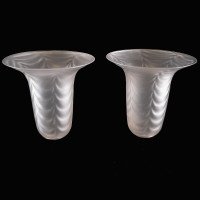 A Pair of Frosted Glass Shades with Feather-Like Embossed Pattern & Flared Rims - Thumbnail 6