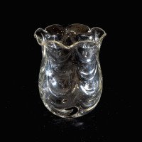 A Clear Glass Shade with Leaf-Like Embossed Pattern & Scalloped Ruffled Rim - Thumbnail 3