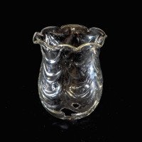 A Clear Glass Shade with Leaf-Like Embossed Pattern & Scalloped Ruffled Rim - Thumbnail 5