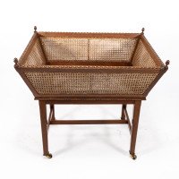 Sir Edwin Lutyens, Rare Newspaper Basket with Replaced Acorn Finials - Thumbnail 2
