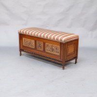 Bruce Talbert for Gillow & Co., of Lancaster. Aesthetic Movement Walnut & Boxwood Ottoman - Thumbnail 3