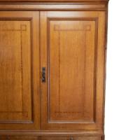 Morris & Co., attributed. An Arts & Crafts Oak Treble Linen Press, Metalwork by Rathbone - Thumbnail 8