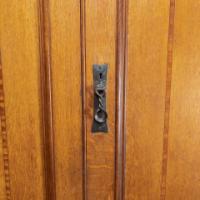 Morris & Co. Attributed, an Arts & Crafts Oak Treble Linen Press, Metalwork by Rathbone - Thumbnail 9