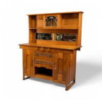 Harris Lebus. A Good Arts & Crafts Oak Sideboard - Thumbnail 3