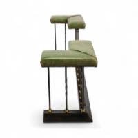 An Arts & Crafts club fender made of brass and cast iron, featuring green leather seats - Thumbnail 4