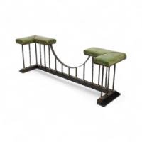 An Arts & Crafts club fender made of brass and cast iron, featuring green leather seats - Thumbnail 13