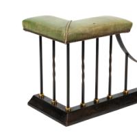 An Arts & Crafts club fender made of brass and cast iron, featuring green leather seats - Thumbnail 9