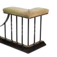 An Arts & Crafts club fender made of brass and cast iron, featuring green leather seats - Thumbnail 8
