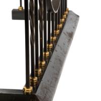 An Arts & Crafts club fender made of brass and cast iron, featuring green leather seats - Thumbnail 15