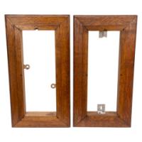 Birmingham Guild of Handicraft. A rare pair of Arts & Crafts patinated bronze wall lights with subtle raised decoration to the back plates and extending arms with oak wall frames - Thumbnail 7