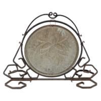 Arts & Crafts wrought iron dinner gong with brass central plate decorated with wheatsheaf design - Thumbnail 6