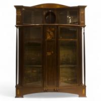 Goodhall Lambs and Heighway. A superior quality mahogany display cabinet - Thumbnail 1