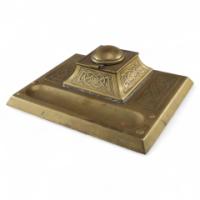 Magaret Gilmour School. Arts & Crafts brass inkwell with a dome lid and Celtic interlacing - Thumbnail 1