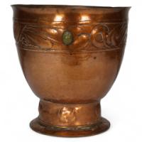 4964_alexander-ritchie-of-iona-style-a-large-hand-hammered-heavy-gage-copper-planter