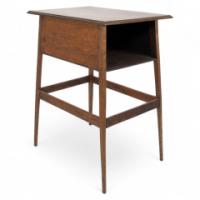 5135_a-simple-arts-and-crafts-oak-oblong-side-or-bedside-table-with-a-moulded-edge-to-the-top