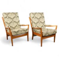 A Pair of Mid-Century Beech Armchairs with Outswept Arms - Thumbnail 1