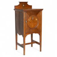 Shapland & Petter, Arts & Crafts Oak bedside cabinet