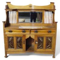 Shapland & Petter. A top quality 1\4 sawn Oak Arts & Crafts sideboard - Thumbnail 1