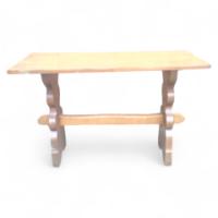 Robert Gnomeman Whittiker. An Arts & Crafts Oak table - Thumbnail 1