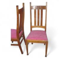 E. A. Taylor for Wylie & Lochhead. A pair of Arts & Crafts Oak chairs - Thumbnail 1