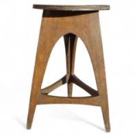 George Walton. A Glasgow School Oak sidetable - Thumbnail 1