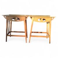 Liberty & Co. A pair of Arts & Crafts Oak sidetable - Thumbnail 1