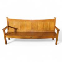 A well designed Well-Crafted Arts & Crafts Oak settle - Thumbnail 1