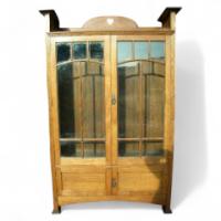 E. A. Taylor for Wylie & Lochhead. A good Glasgow School Oak bookcase - Thumbnail 1