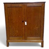 Heal's of London. A Cotswold style Oak 2 door dwarf cupboard - Thumbnail 1