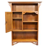 Wylie & Lochhead, In the style of Arts & Crafts Oak bookcase with cupboard - Thumbnail 2