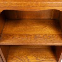 Wylie & Lochhead, In the style of Arts & Crafts Oak bookcase with cupboard - Thumbnail 16