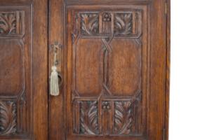 Arts & Crafts Oak Wall Cabinet with Carved Floral Decoration - Thumbnail 4