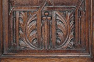 Arts & Crafts Oak Wall Cabinet with Carved Floral Decoration - Thumbnail 10