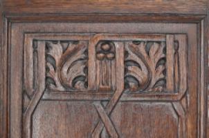 Arts & Crafts Oak Wall Cabinet with Carved Floral Decoration - Thumbnail 11